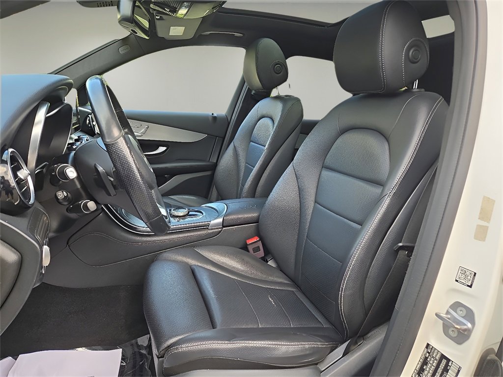 Used 2019 Mercedes-Benz GLC 300 4MATIC image 11