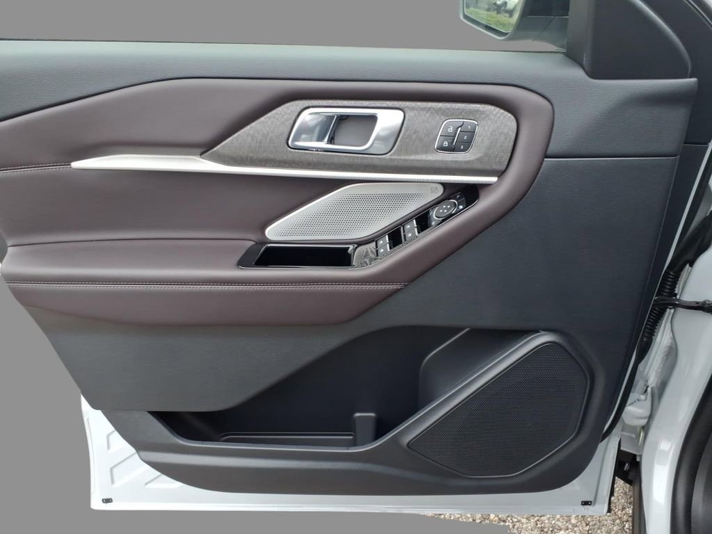 New 2026 Ford Explorer Platinum image 16