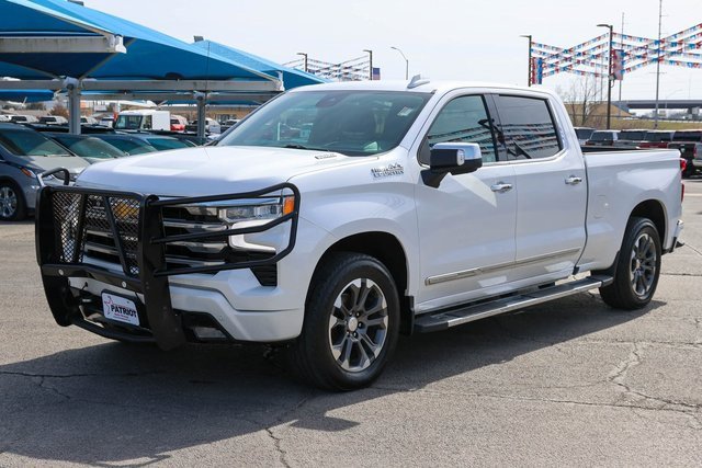 Used 2023 Chevrolet Silverado 1500 High Country w/ Technology Package image 6
