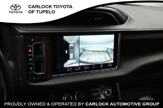 Used 2024 GMC Yukon XL Denali Ultimate AWD/4WD image 38