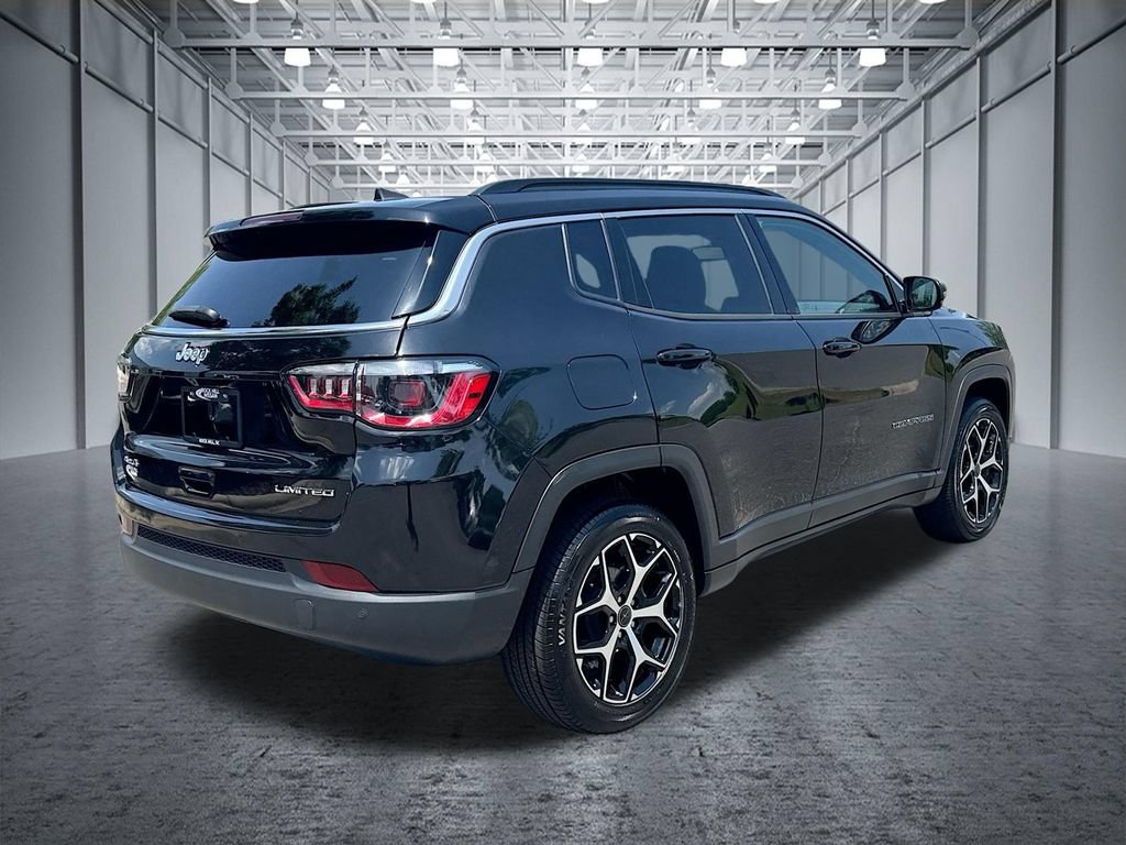 Used 2025 Jeep Compass Limited AWD/4WD image 9
