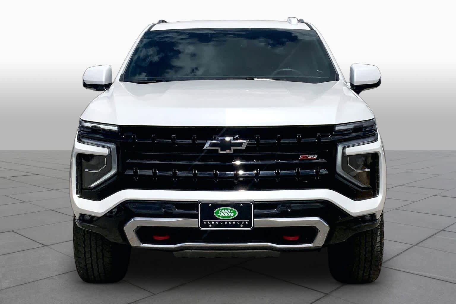 Used 2025 Chevrolet Suburban Z71 AWD/4WD image 4