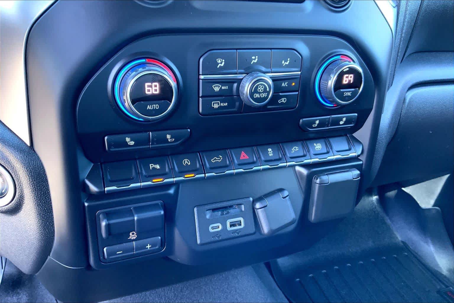 Used 2020 Chevrolet Silverado 1500 LT w/ Texas Edition AWD/4WD image 30
