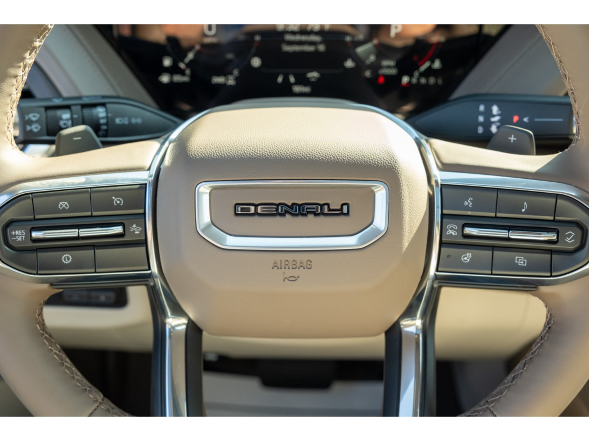 New 2026 GMC Yukon Denali w/ Sun & Power Step Package AWD/4WD image 18