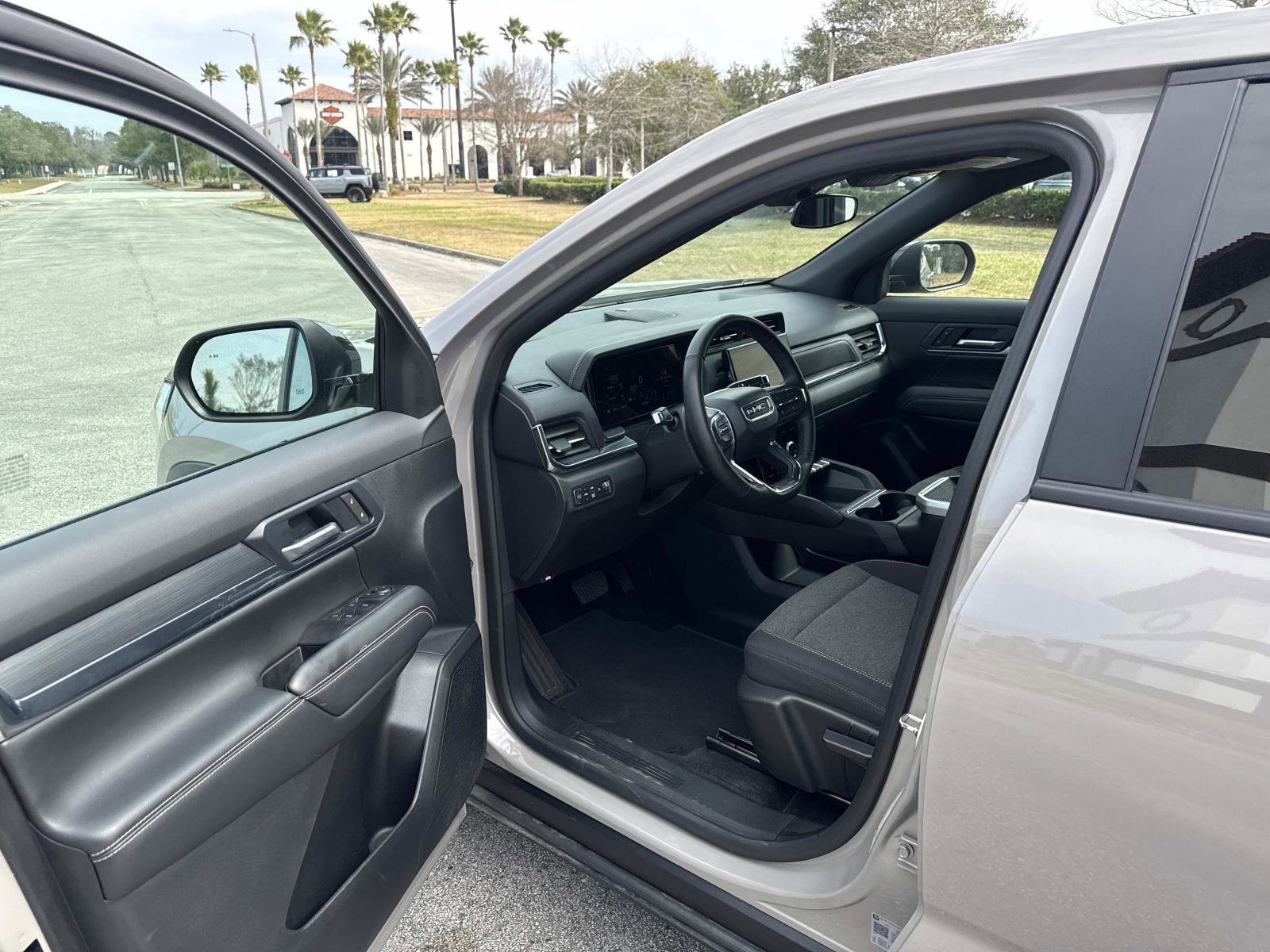 Used 2025 GMC Terrain Elevation image 17