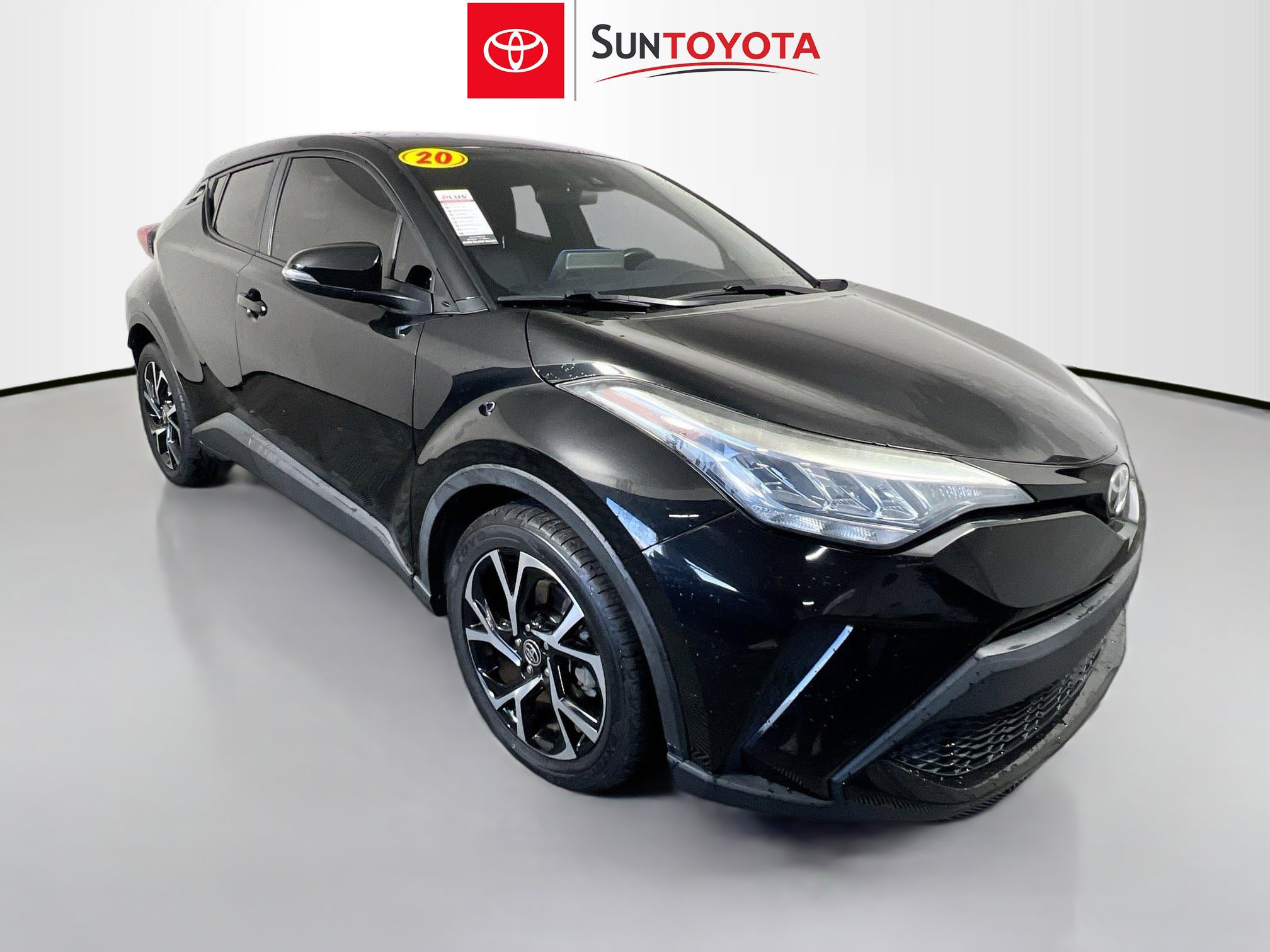 Used 2020 Toyota C-HR XLE video 1