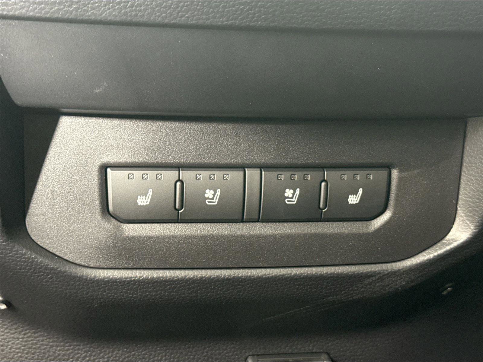 Used 2025 Toyota Tundra Platinum image 44