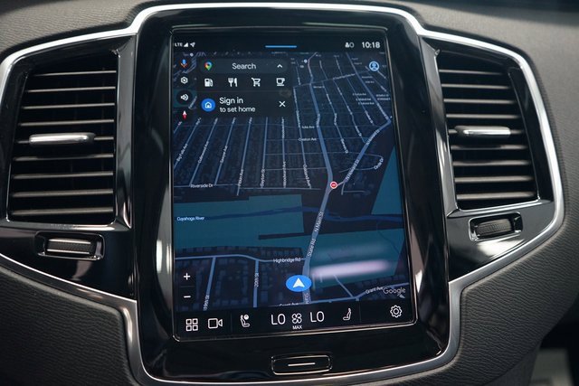 Used 2023 Volvo XC90 B6 Plus image 7