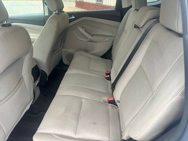 Used 2019 Ford Escape SE FWD image 19