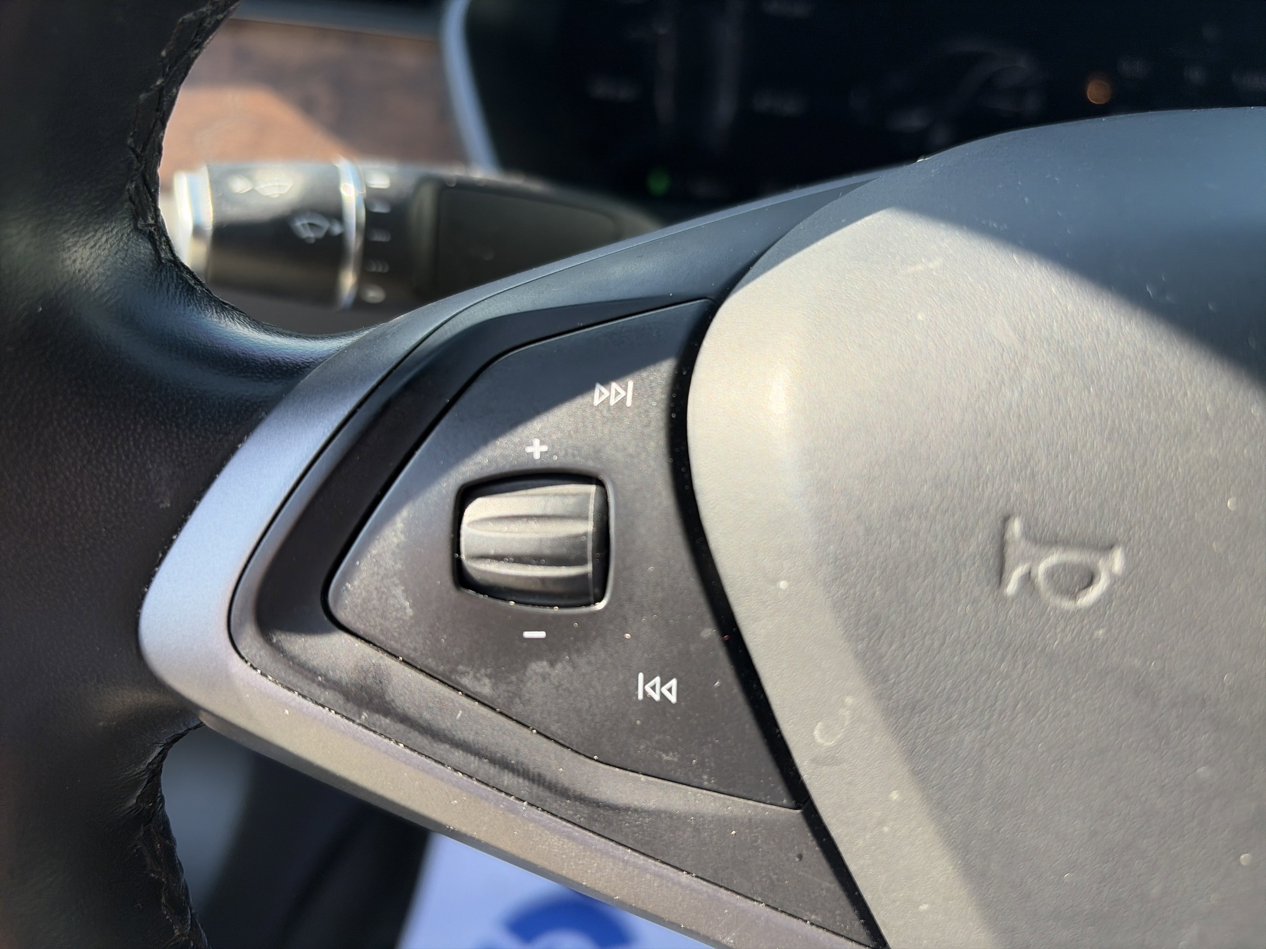 Used 2018 Tesla Model S 75D image 41