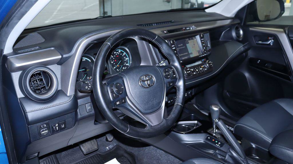 Used 2017 Toyota RAV4 Limited w/ Advanced Technology Package AWD/4WD image 21