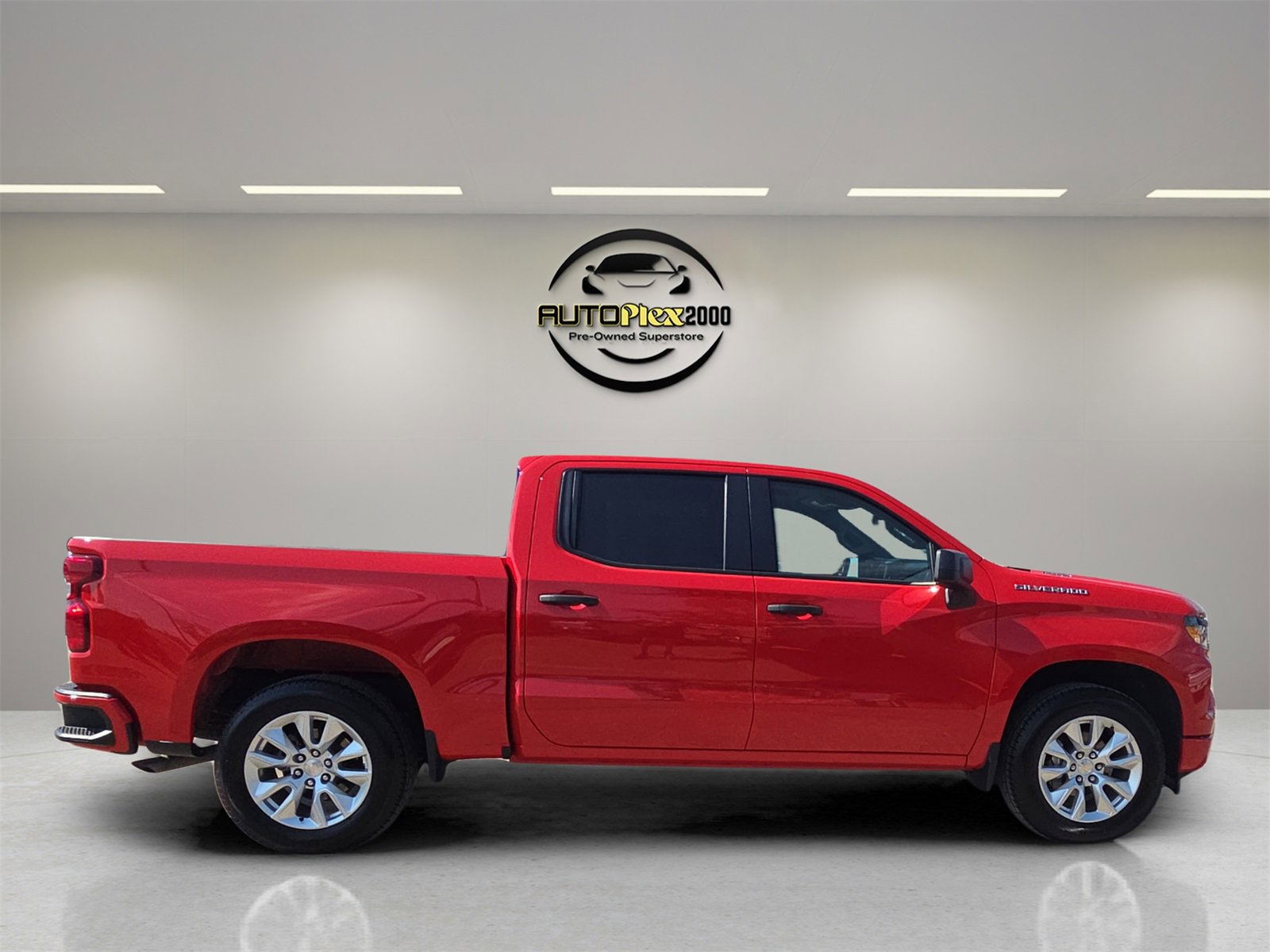 Used 2024 Chevrolet Silverado 1500 Custom image 8