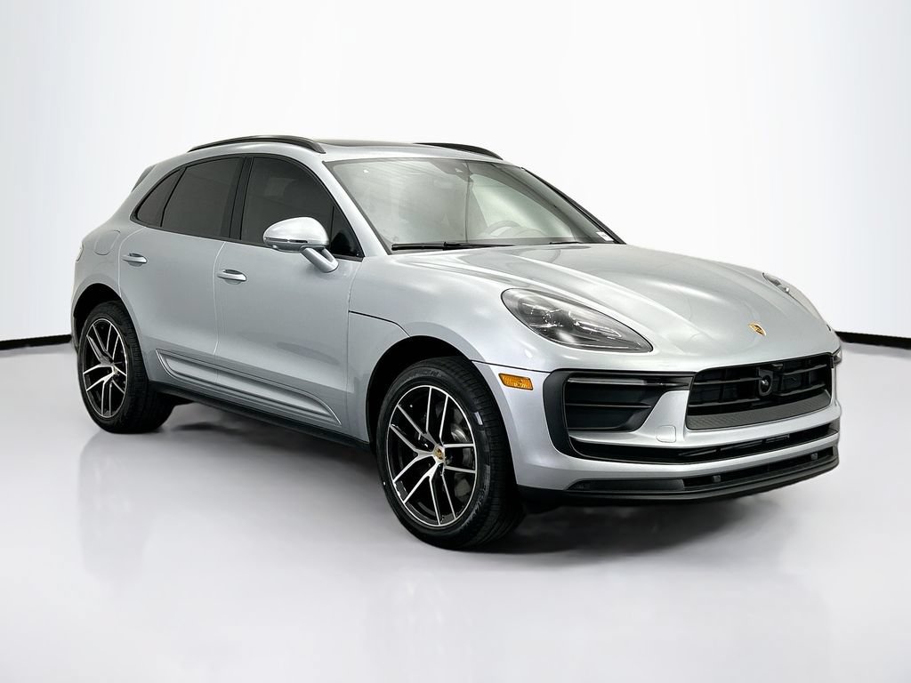 Used 2026 Porsche Macan AWD/4WD image 9