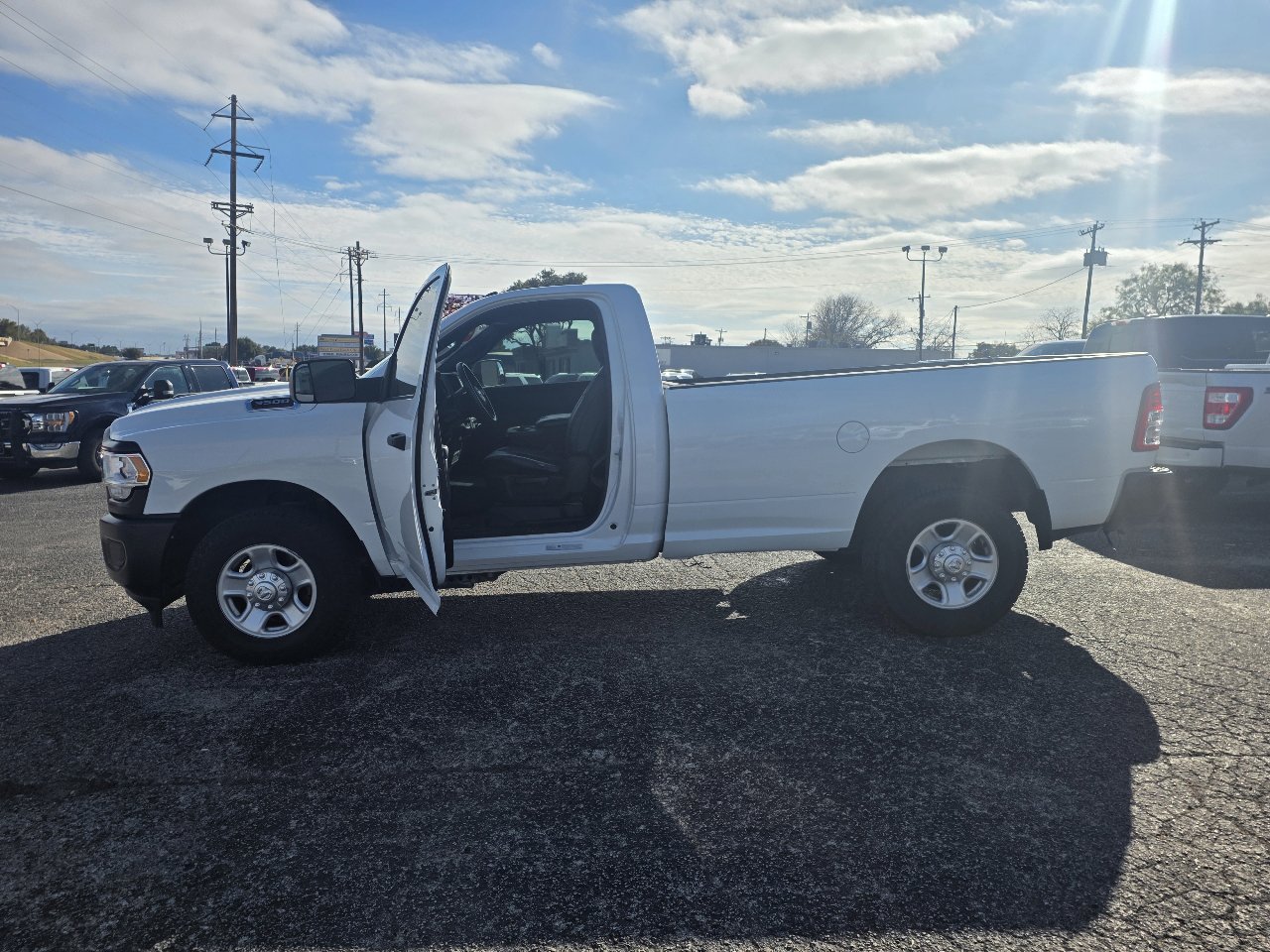 Used 2022 RAM 3500 Tradesman image 9