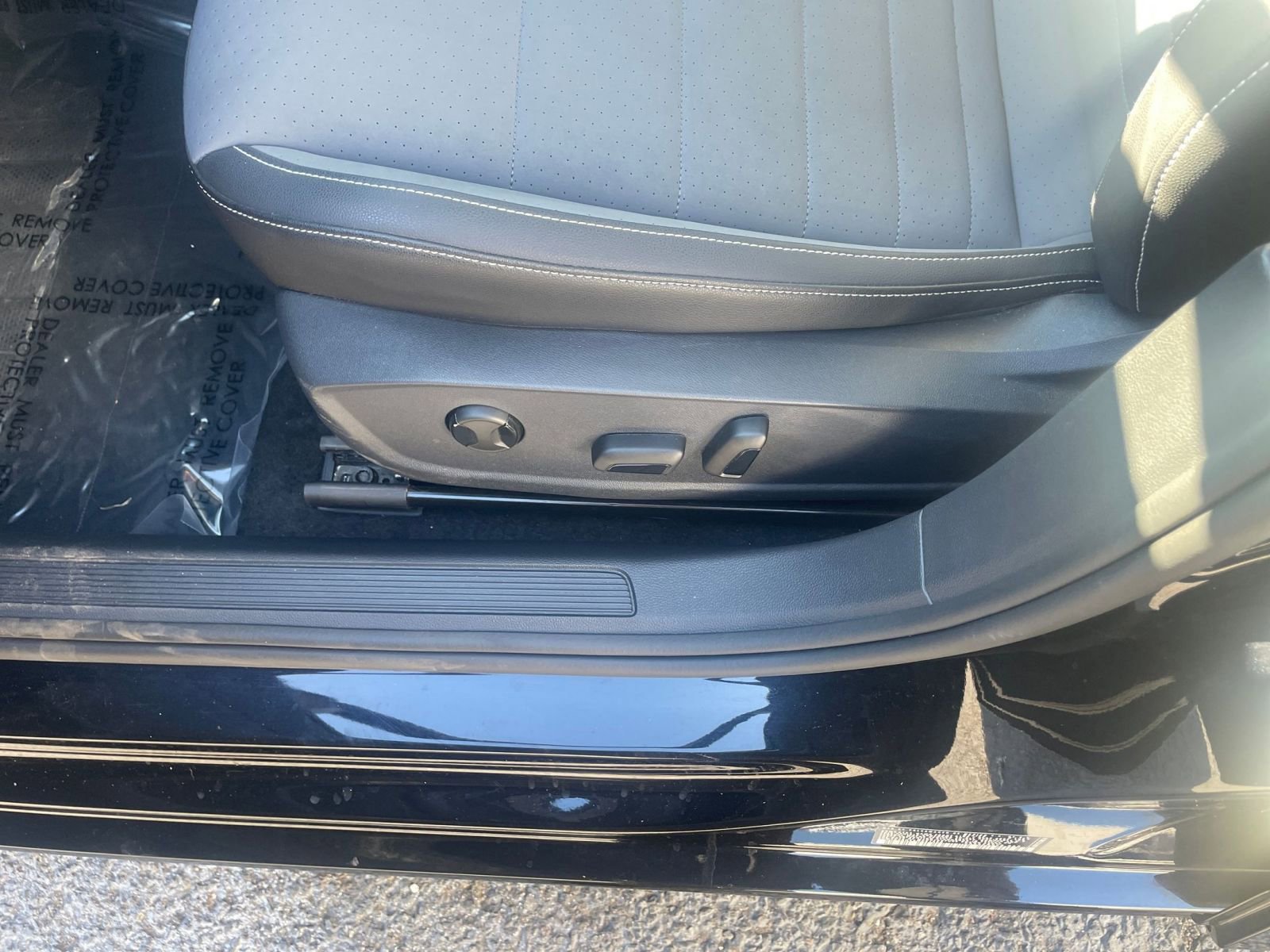 Used 2025 Volkswagen Jetta SE image 23