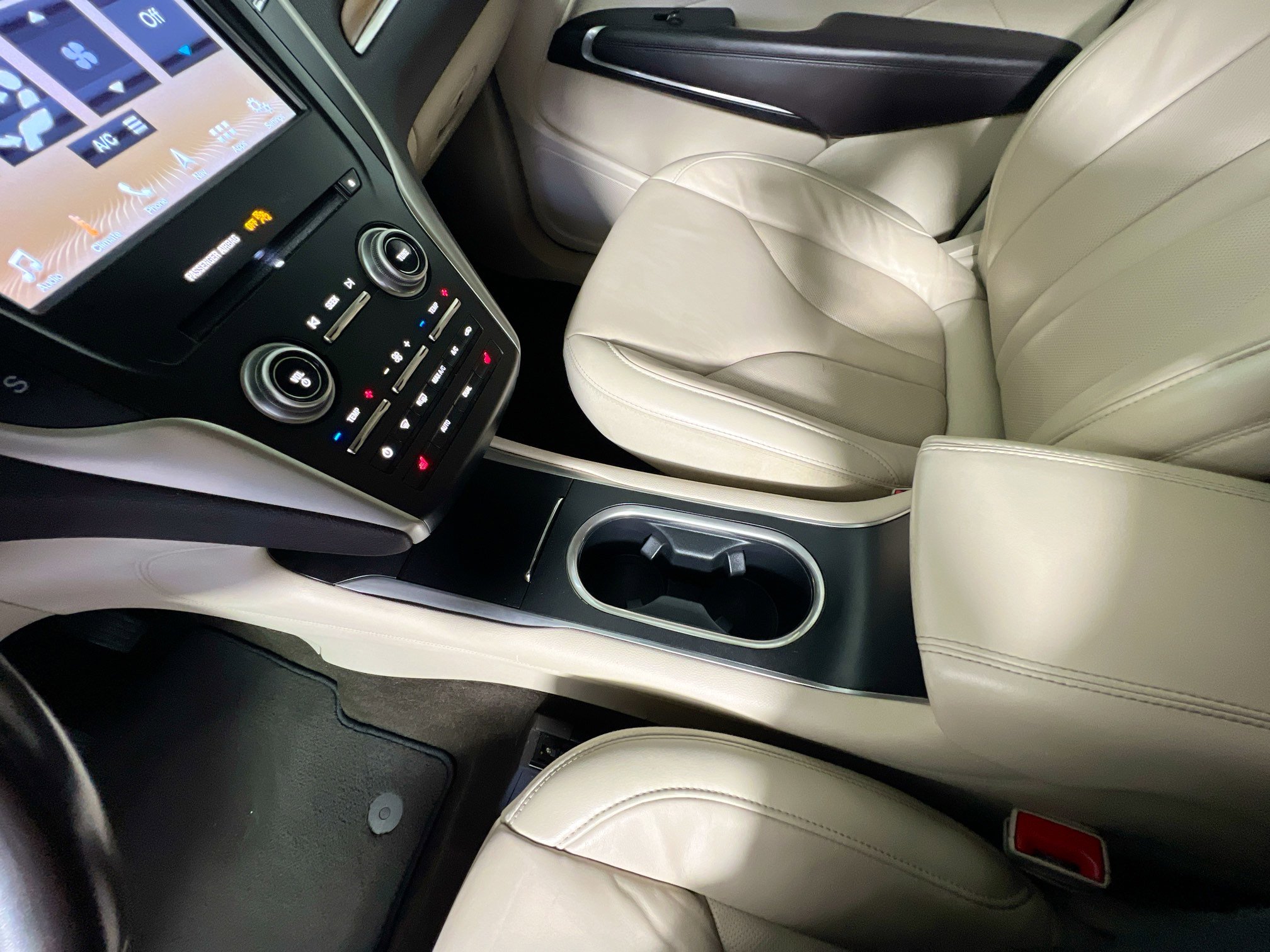 Used 2019 Lincoln MKC Select w/ Select Plus Package image 26