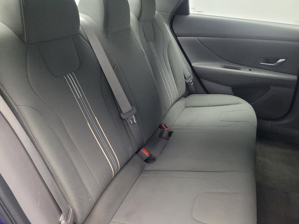 Used 2022 Hyundai Elantra SEL w/ Convenience Package image 19