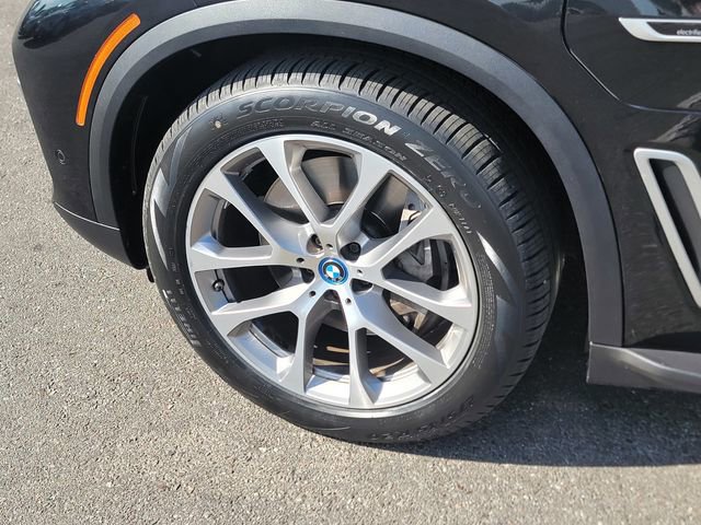Used 2023 BMW X5 xDrive45e w/ Climate Comfort Package AWD/4WD image 5
