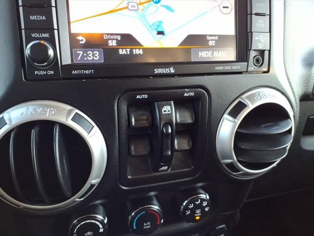 Used 2018 Jeep Wrangler Unlimited Sahara w/ Connectivity Group image 32