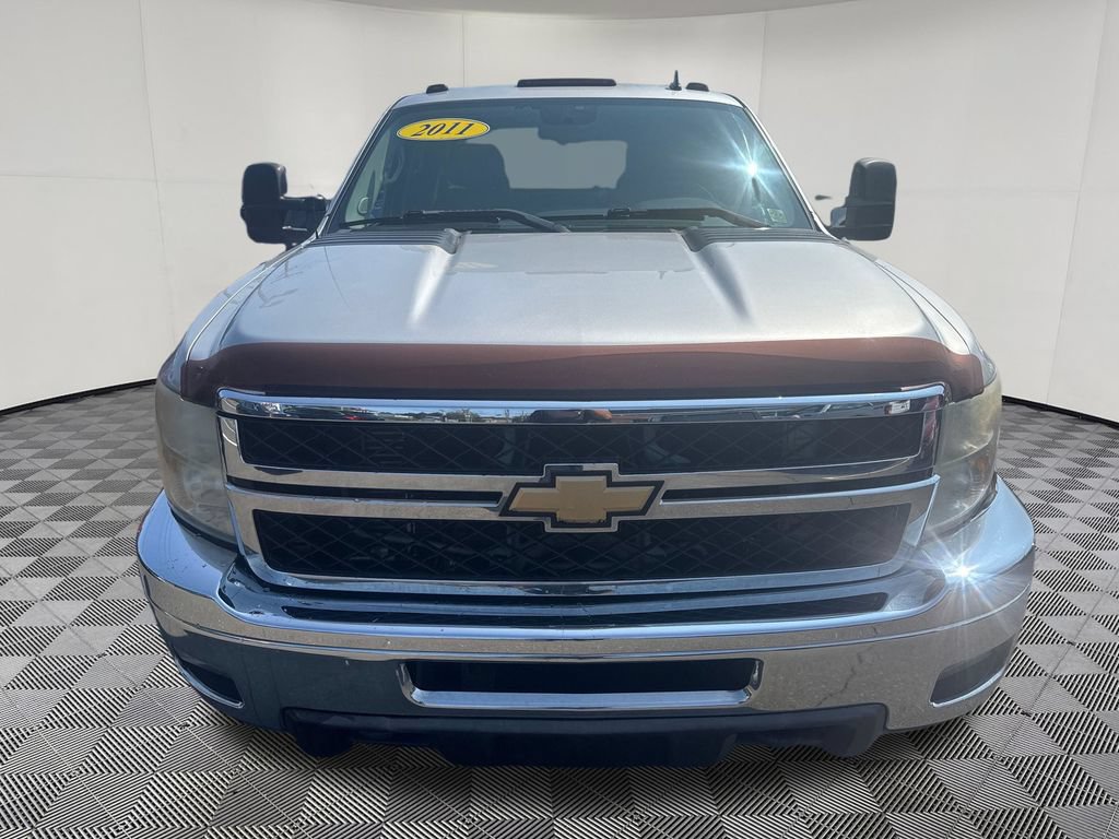 Used 2011 Chevrolet Silverado 2500 LT w/ Interior Plus Package AWD/4WD image 8