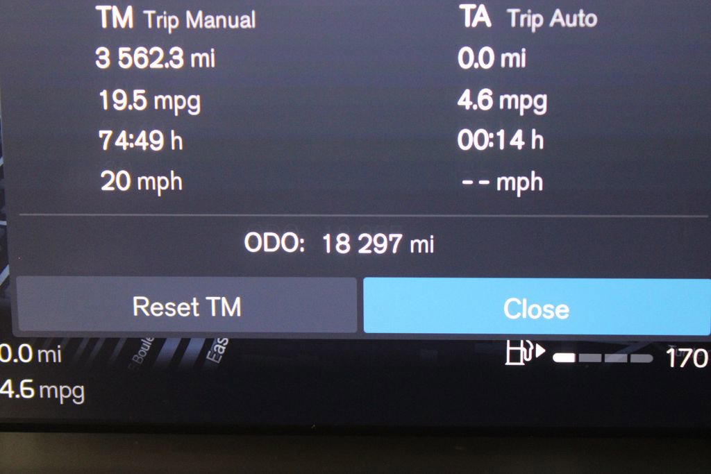 Used 2025 Volvo XC90 B6 Plus AWD/4WD image 11