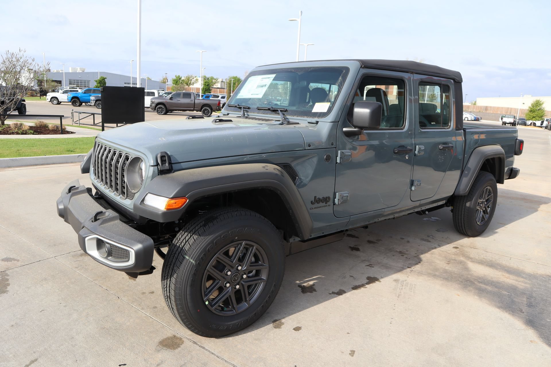 New 2026 Jeep Gladiator Sport AWD/4WD image 11
