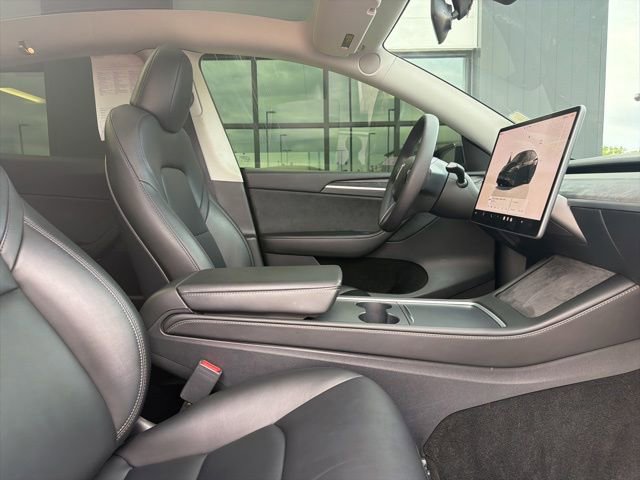 Used 2023 Tesla Model Y Performance AWD/4WD image 11