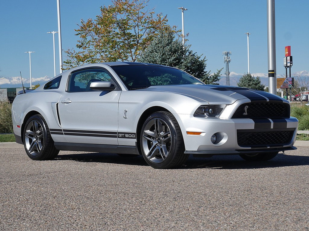 Used 2010 Ford Mustang Shelby GT500 RWD image 8