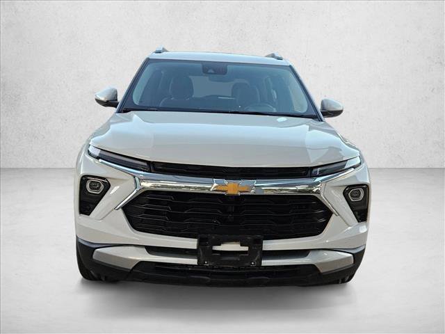 Used 2025 Chevrolet TrailBlazer LT image 2
