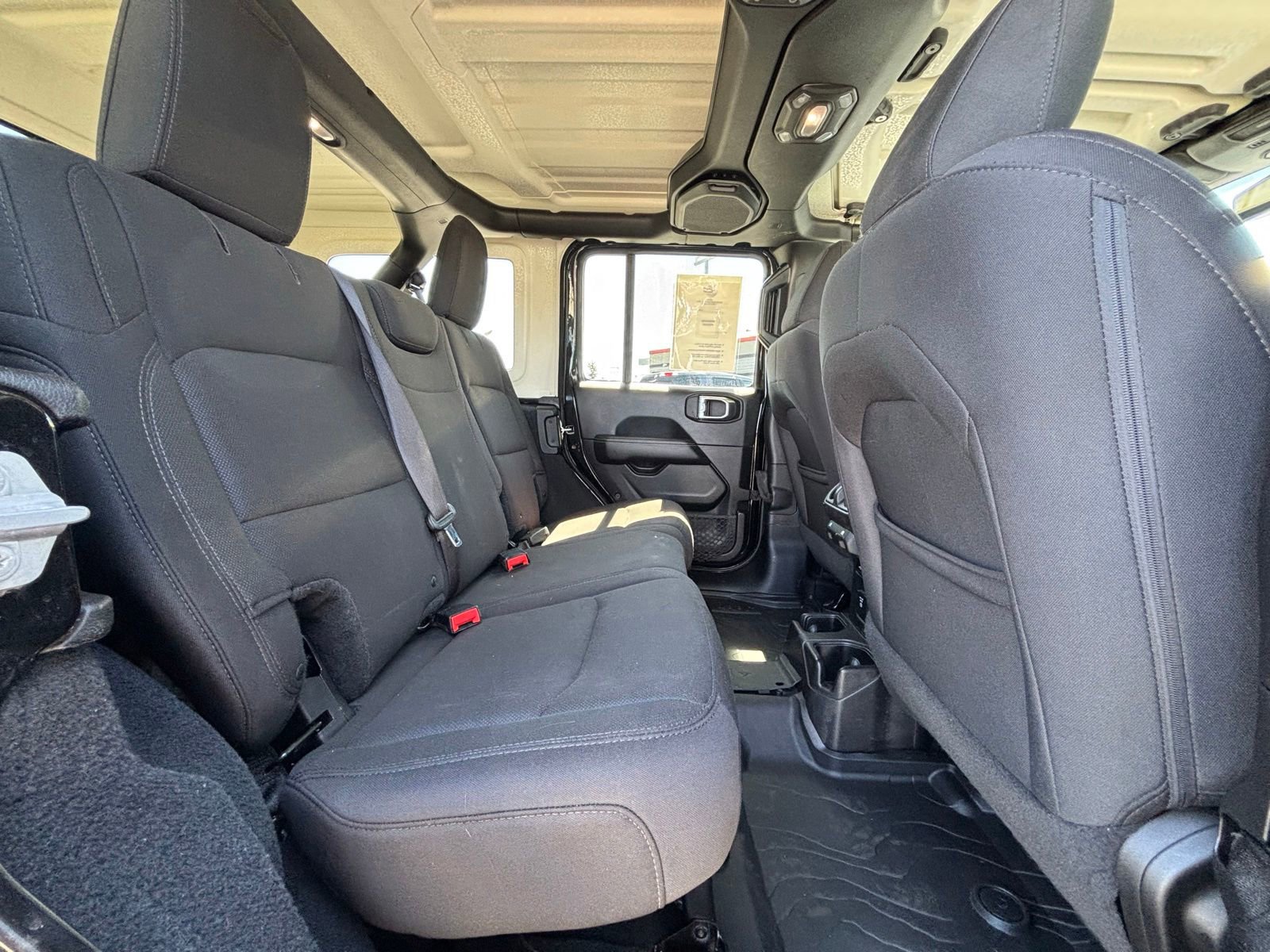 Used 2018 Jeep Wrangler Unlimited Sahara w/ Uconnect 4C Nav & Sound Group AWD/4WD image 22