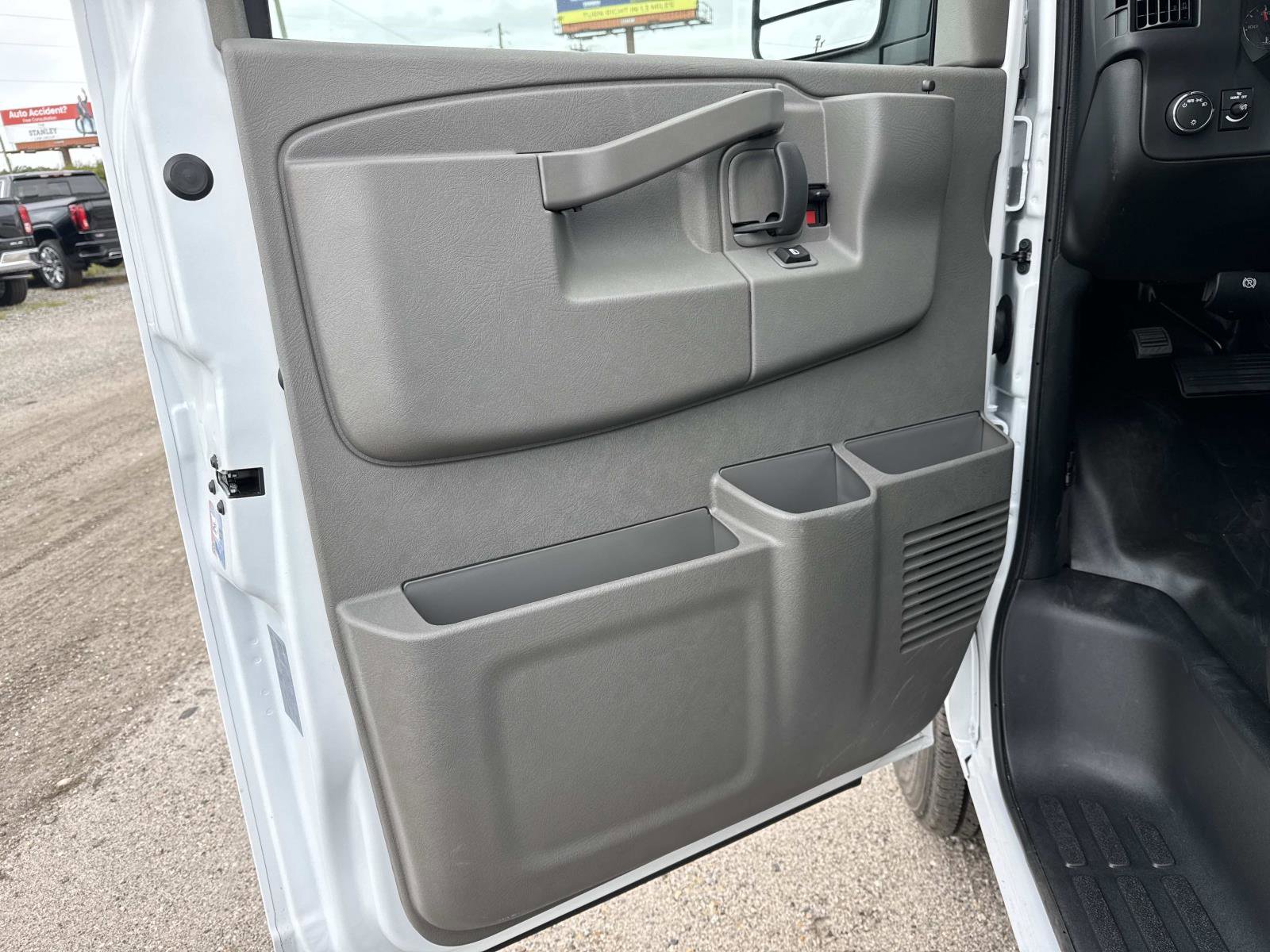 New 2025 GMC Savana 2500 w/ Driver Convenience Package image 18