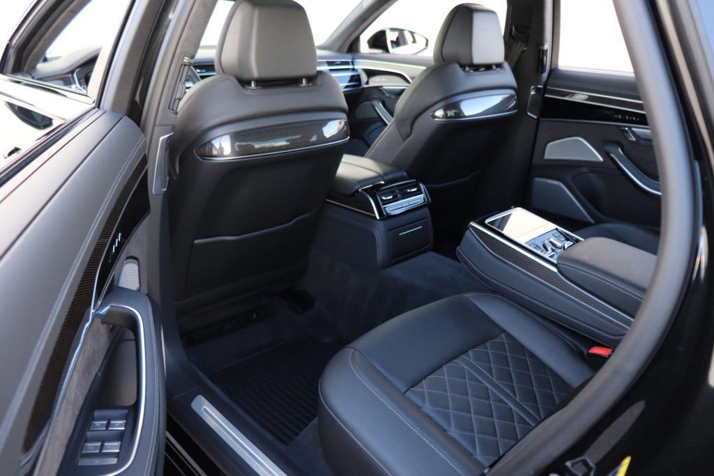 Used 2023 Audi S8 AWD/4WD image 20