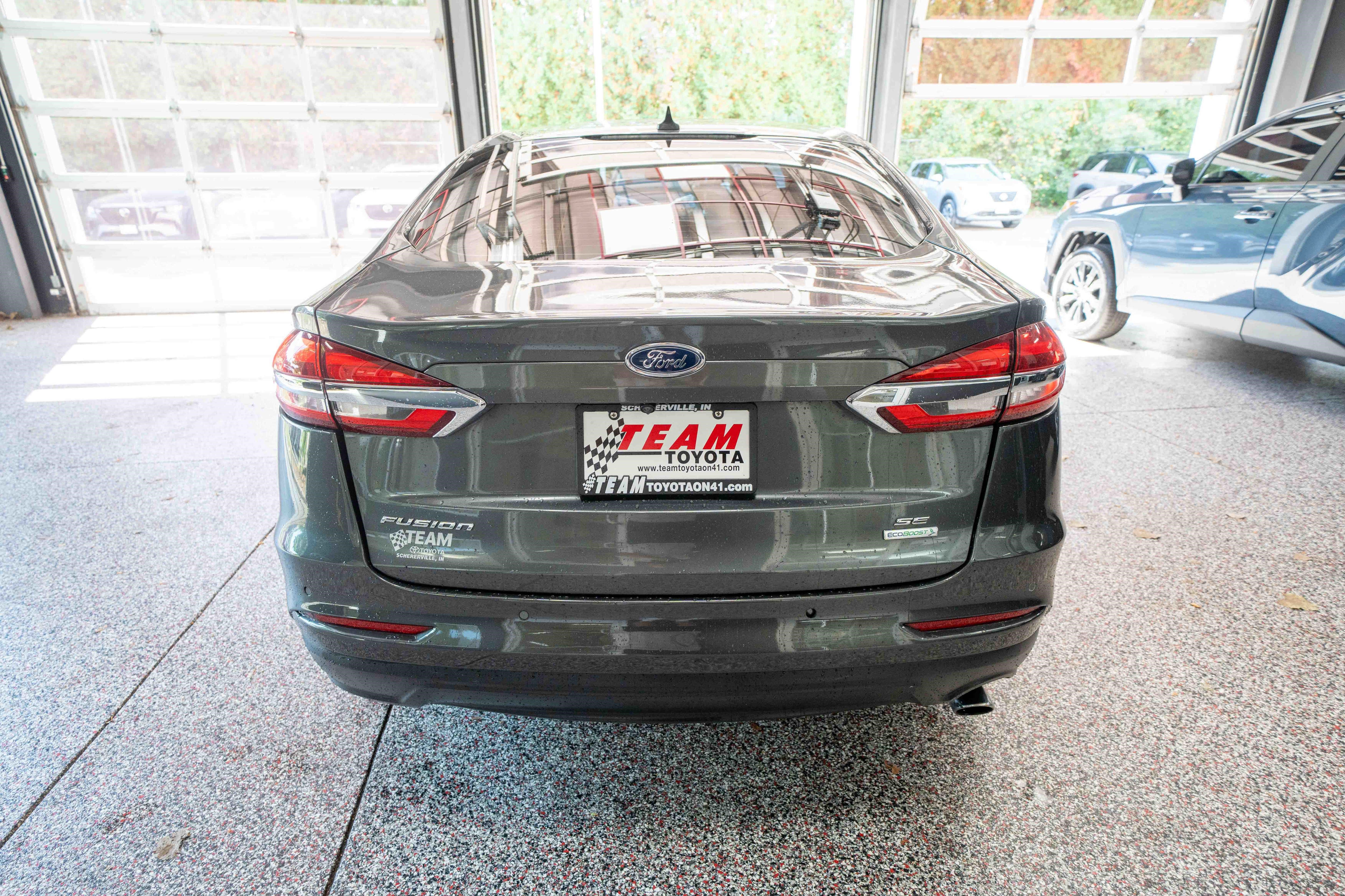 Used 2020 Ford Fusion SE FWD image 3