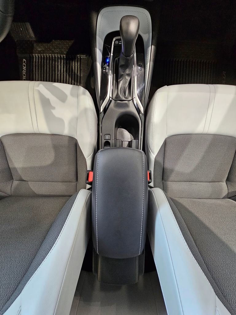 Used 2023 Toyota Corolla XSE image 23