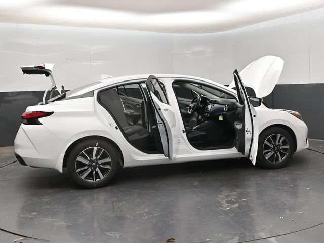 New 2025 Nissan Versa SV w/ Trunk Package FWD image 28