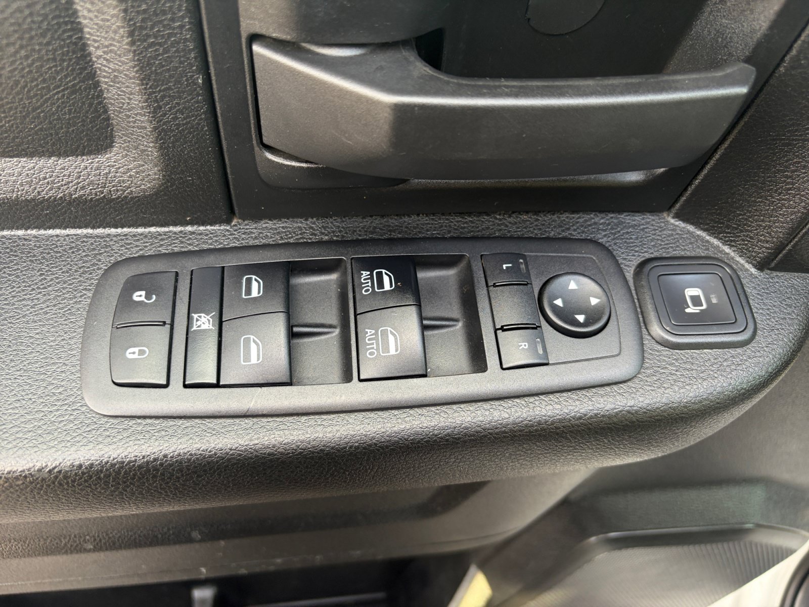 Used 2023 RAM 2500 Tradesman w/ Chrome Appearance Group AWD/4WD image 14