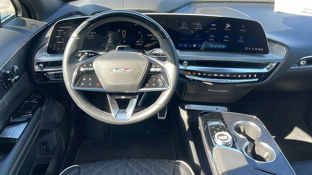 Used 2026 Cadillac Lyriq V AWD/4WD image 14