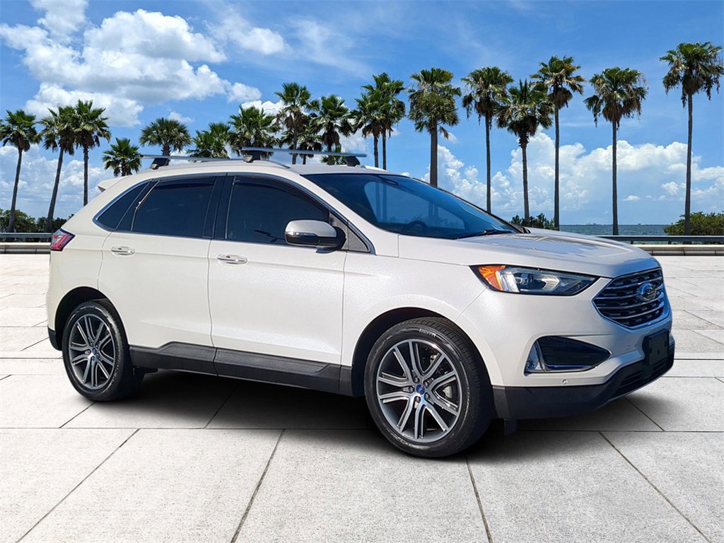 Used 2020 Ford Edge Titanium image 2