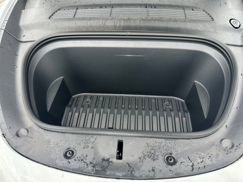 Used 2024 Tesla Model Y Long Range image 21