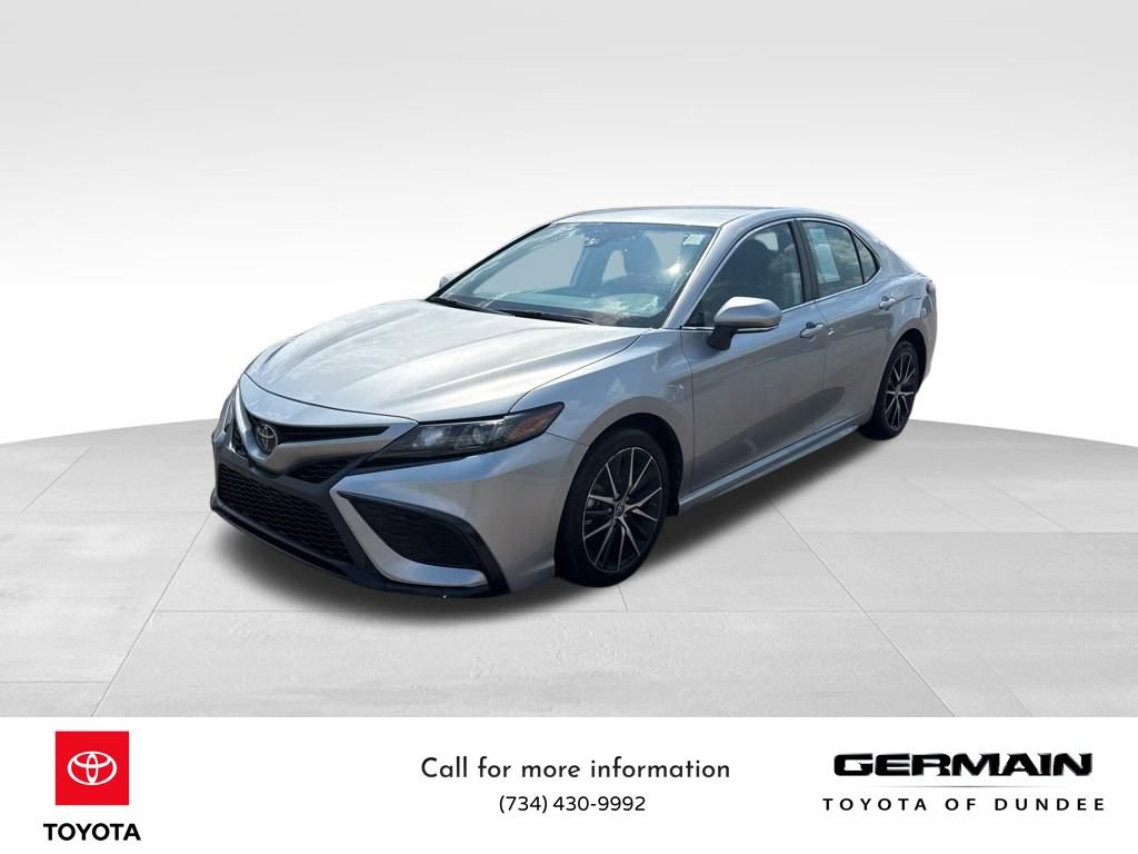 Used 2023 Toyota Camry SE image 1