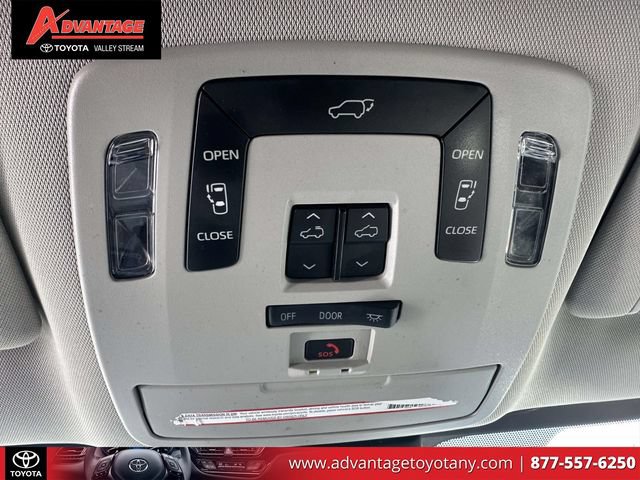 Used 2022 Toyota Sienna XLE w/ XLE Plus Package FWD image 36
