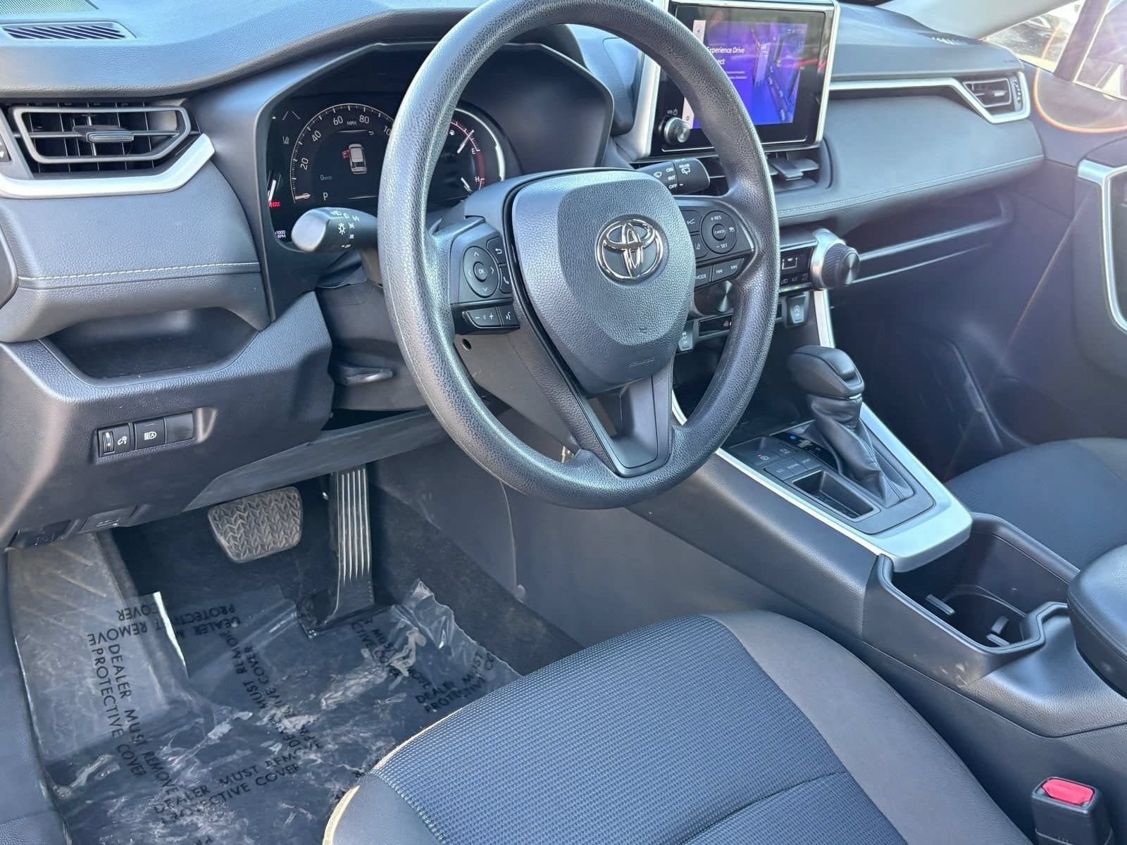 Used 2024 Toyota RAV4 LE FWD image 17