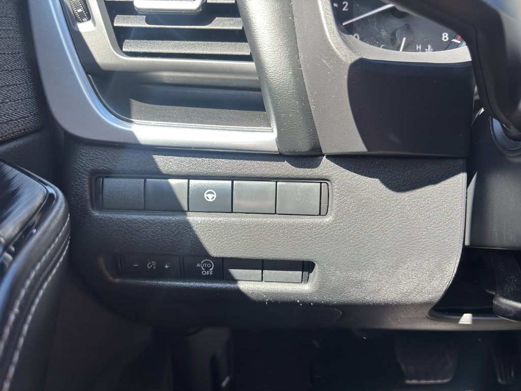 Used 2023 Nissan Rogue SV image 13