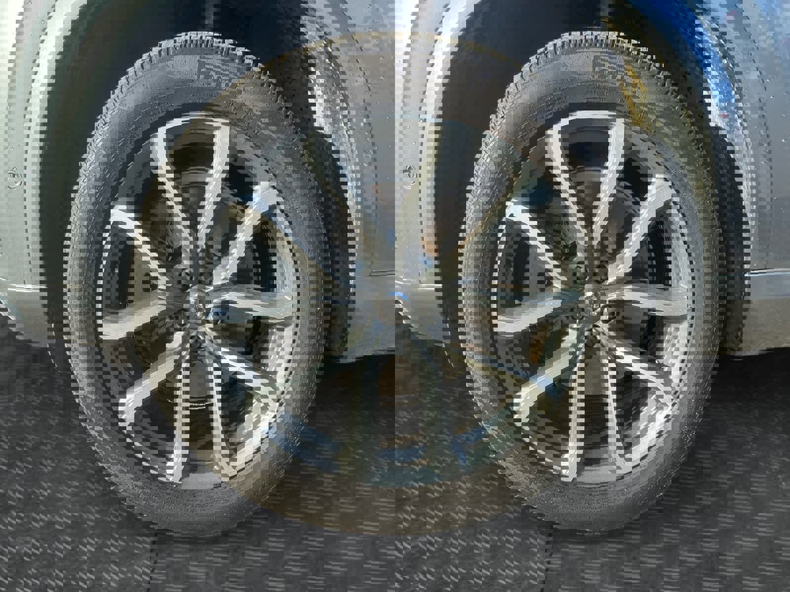 Used 2018 Volvo XC90 T6 Momentum w/ Convenience Package image 11