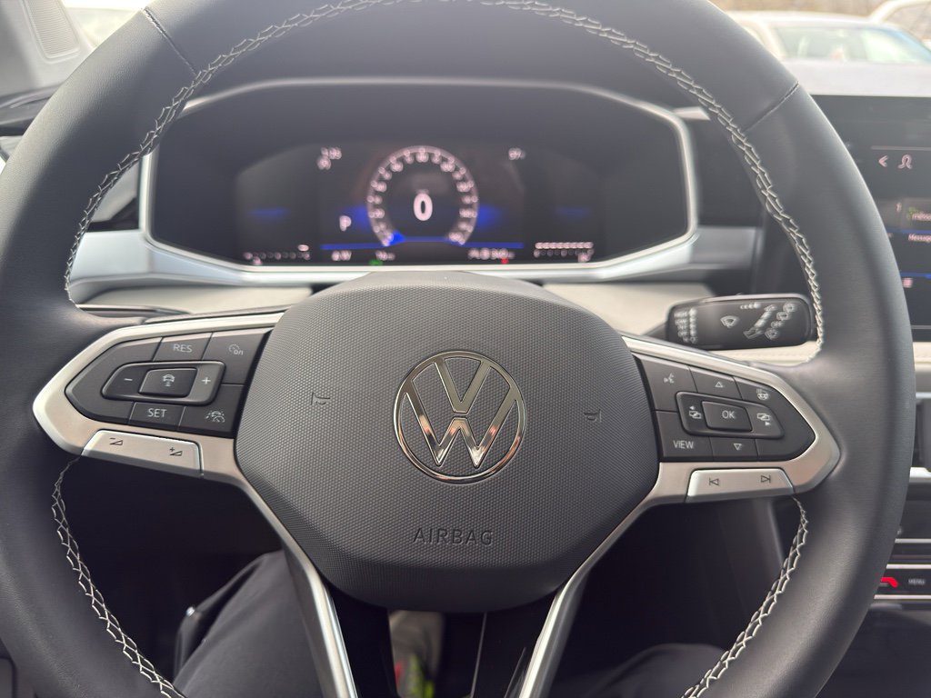 Used 2026 Volkswagen Taos SE FWD image 16