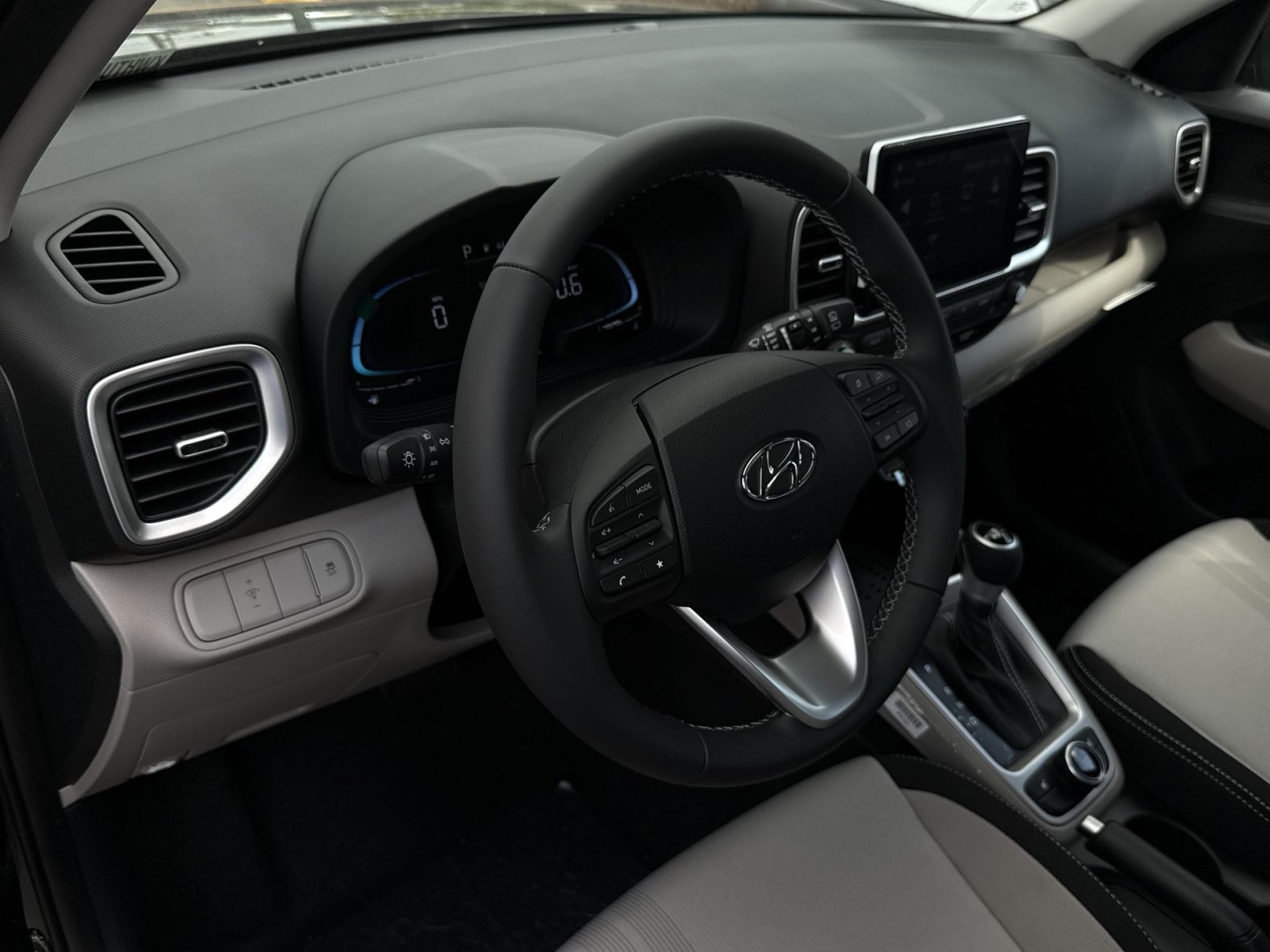 New 2026 Hyundai Venue SEL FWD image 16