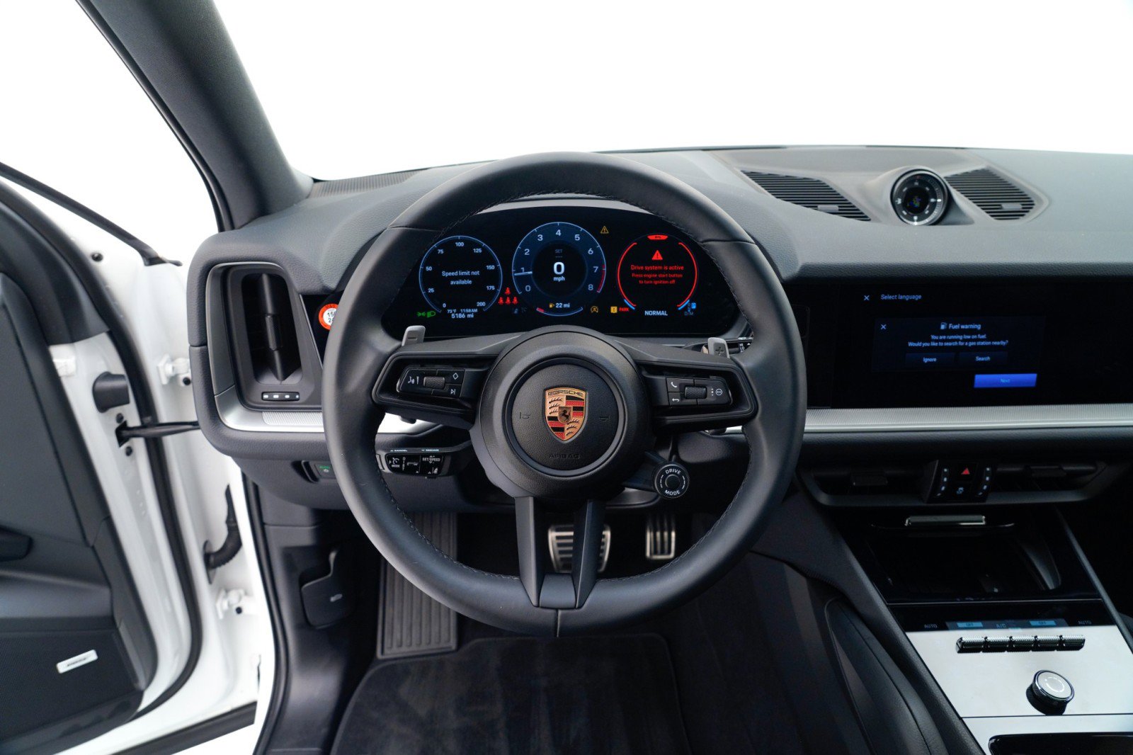 Used 2025 Porsche Cayenne S image 33