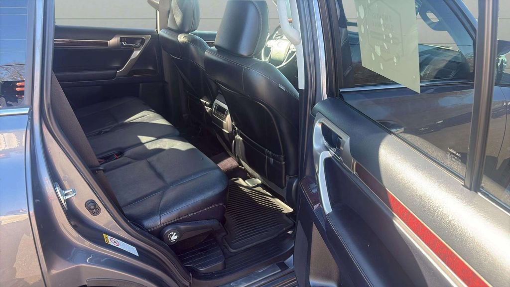 Used 2017 Lexus GX 460 Premium w/ Premium Package AWD/4WD image 20