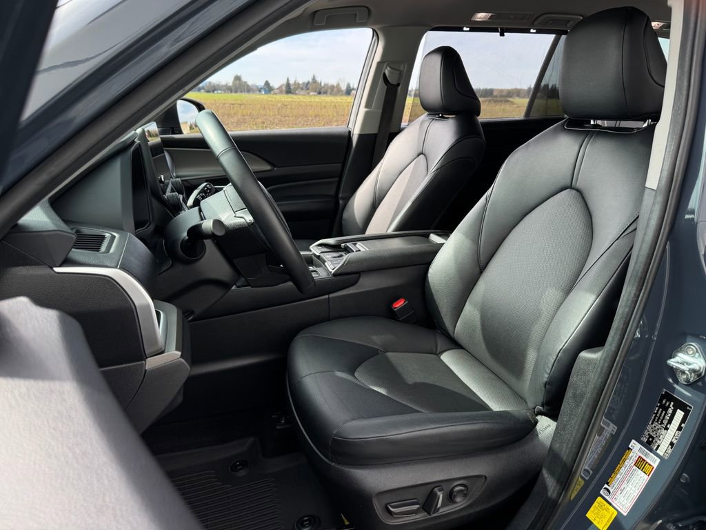 Certified 2024 Toyota Grand Highlander XLE image 9