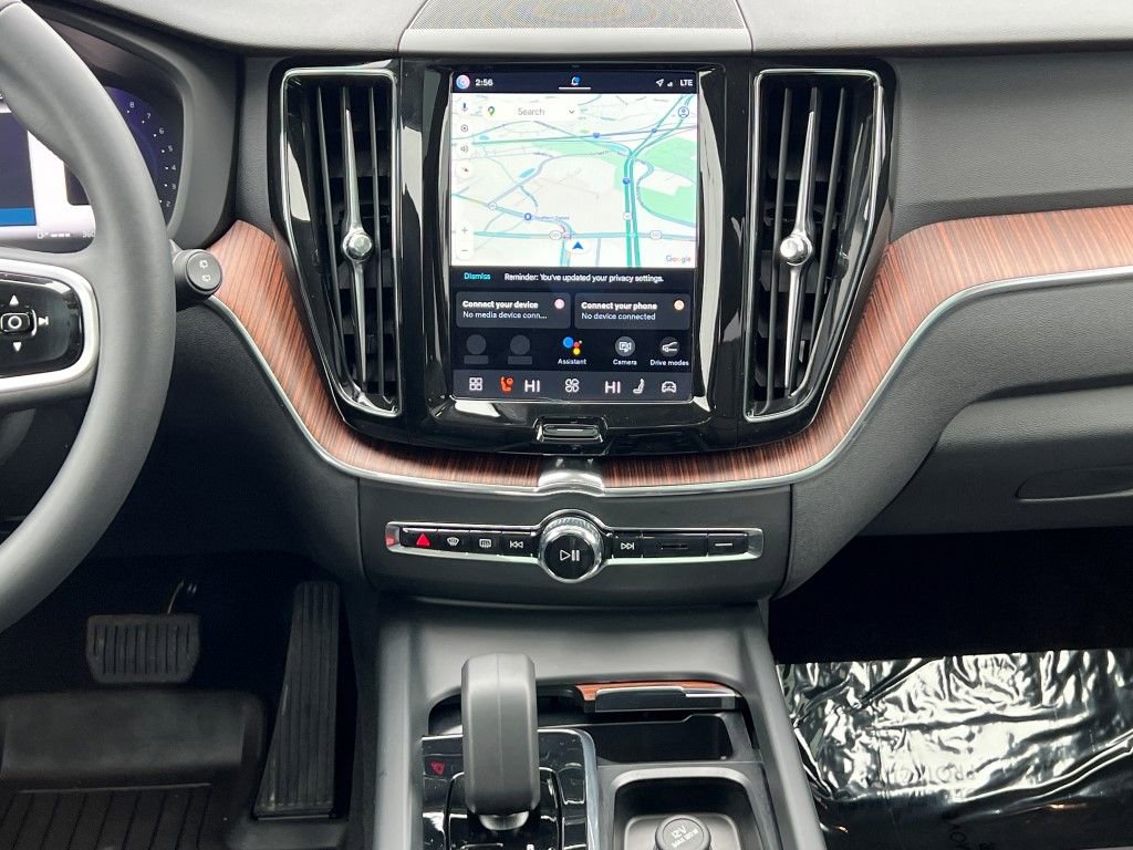 Certified 2023 Volvo XC60 B5 Plus w/ Climate Package image 22